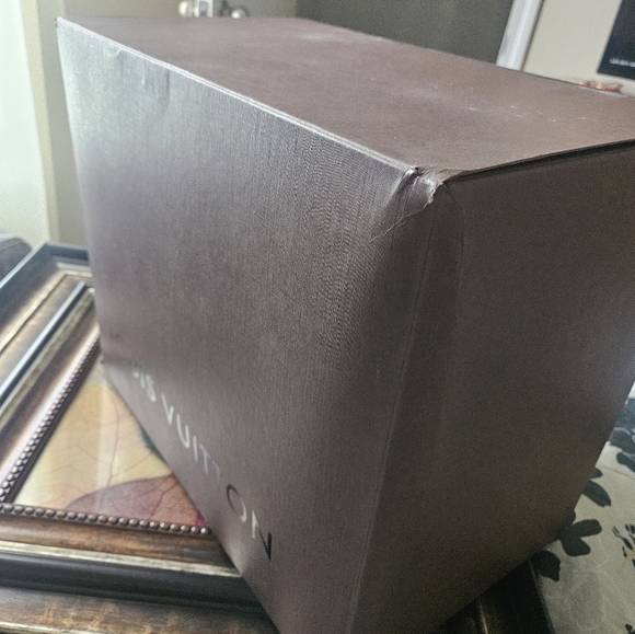 Louis Vuitton big empty box - Picture 7 of 8
